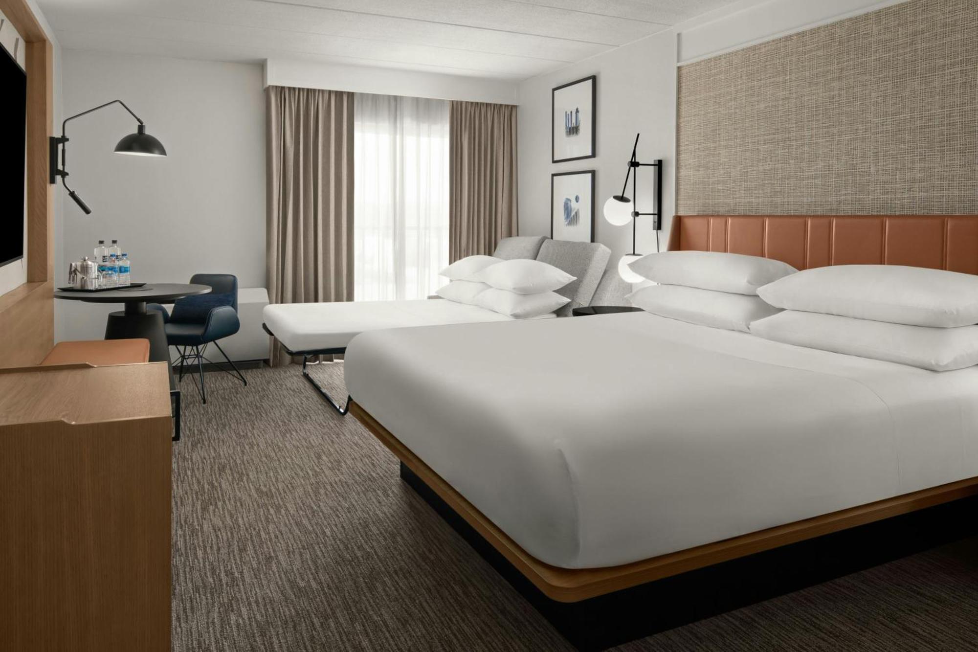 Sheraton Milwaukee Brookfield Exterior foto